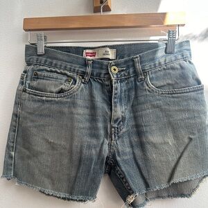 Levi’s denim shorts size 27